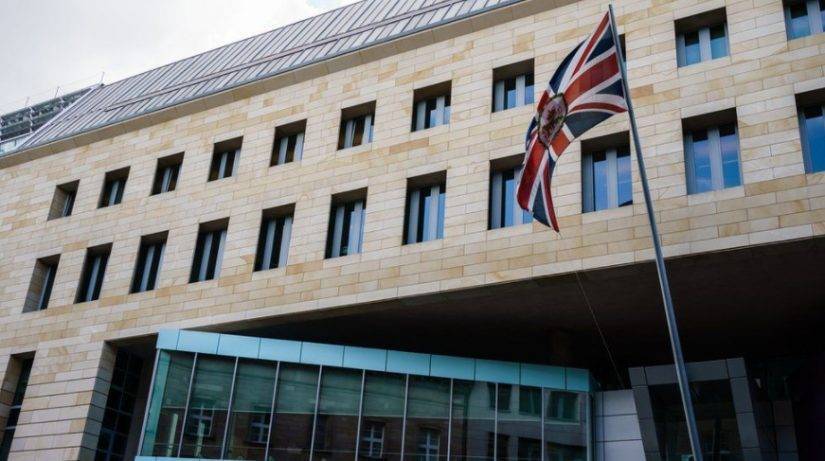Guardia de la embajada británica acusada de espiar a Rusia