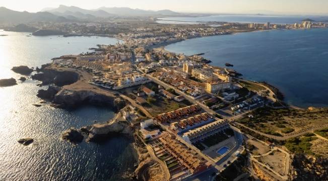 El peligro del Mar Menor: Puede España revivir su vital laguna de agua salada?
